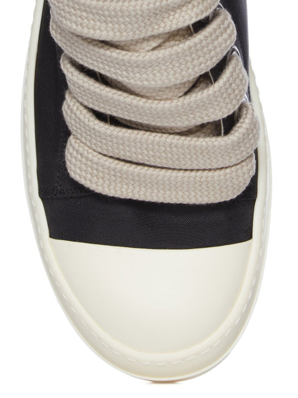 Jumbo Lace Low Sneaks