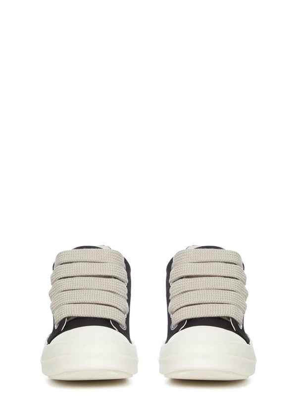 Jumbo Lace Low Sneaks
