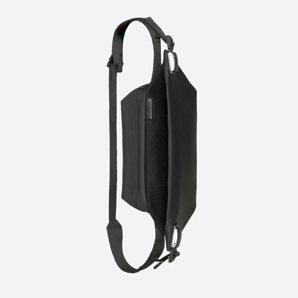 Isarau Satchel Obsidian