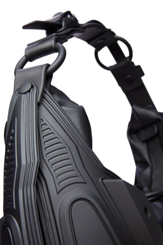 Innerraum M02 Small Half Moon Bag Black Matte